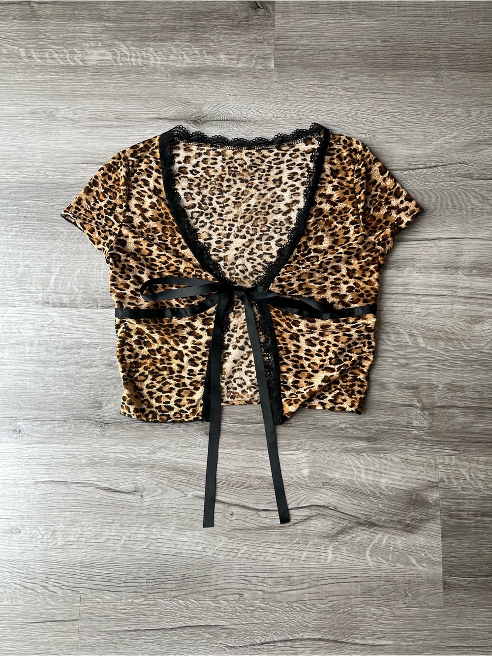 Leopard Print Tie-Front Crop Top